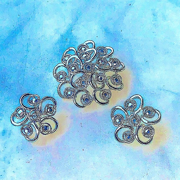 SARAH COVENTRY SILVER CRYSTAL BROOCH & EARRING DEMI PARURE 2 PC SET VINTAGE - Picture 2 of 14